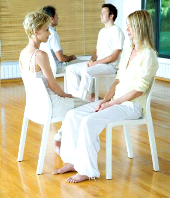 rapport conexion sintonia comunicacion lenguaje corporal relaciones de iguales espacio personal postura confianza estado de animo silencio pausas modalidades visual auditiva kinestesica